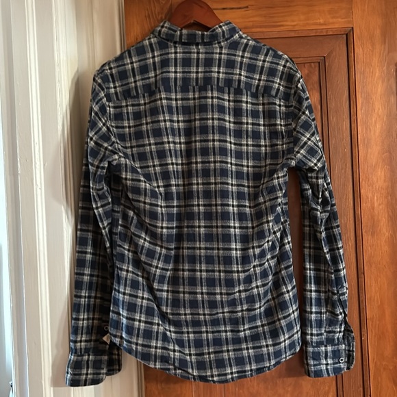 Scotch & soda size small never been worn but 1 button is missing - Picture 2 of 4